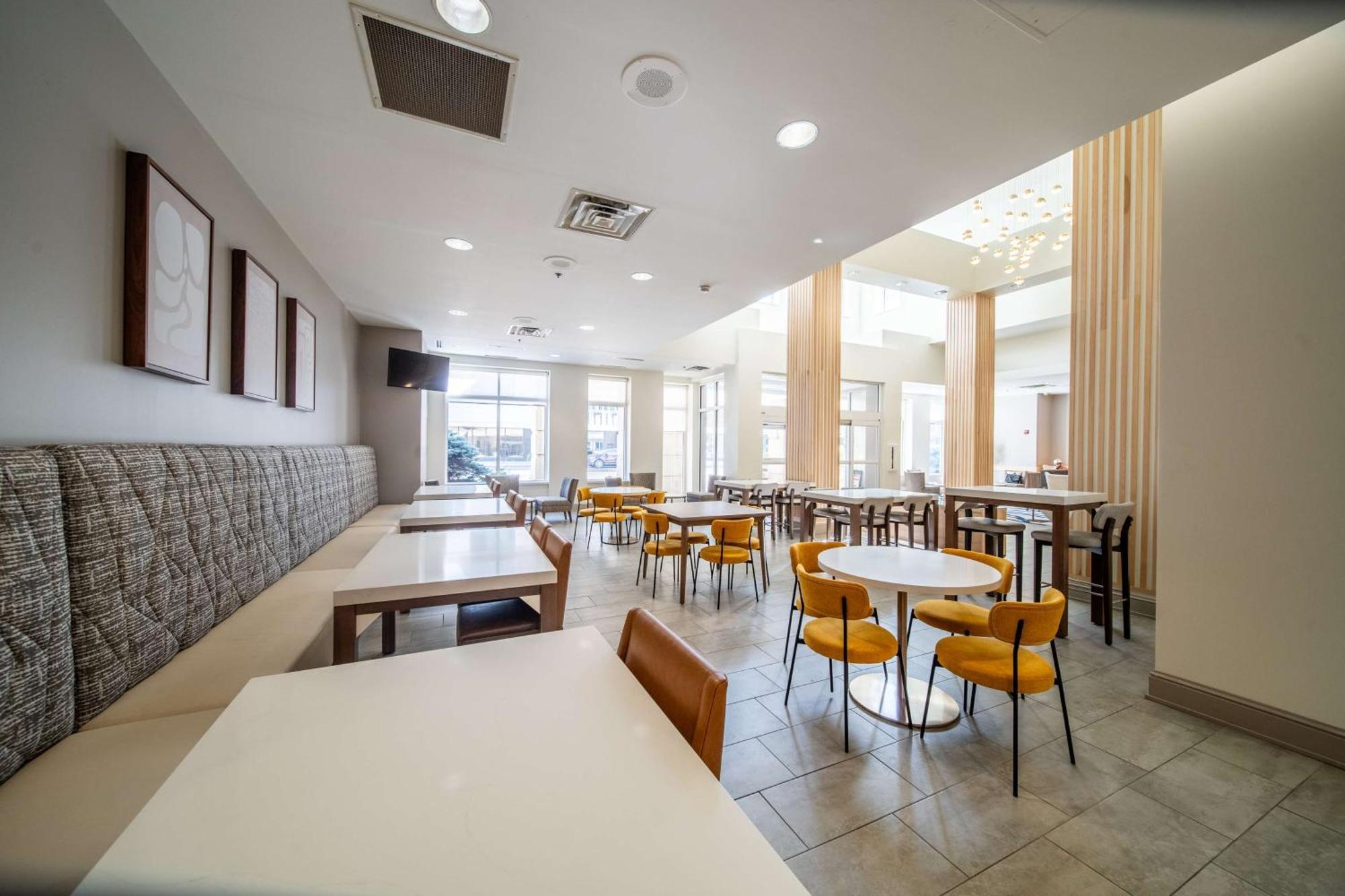 Hilton Garden Inn Rochester Downtown Bagian luar foto