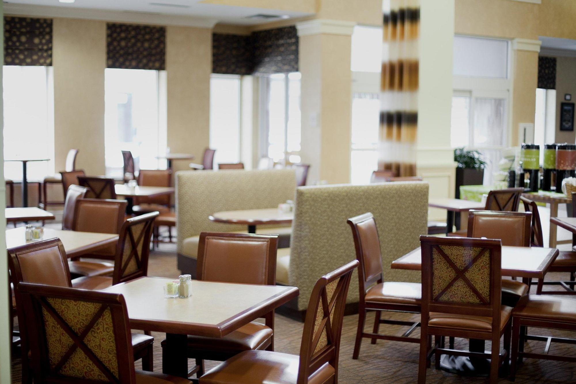 Hilton Garden Inn Rochester Downtown Bagian luar foto